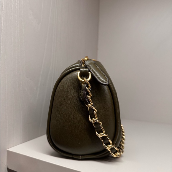 Green Crossbody Bag with Chain Strap and Gold Hardware - Picture 2 of 6